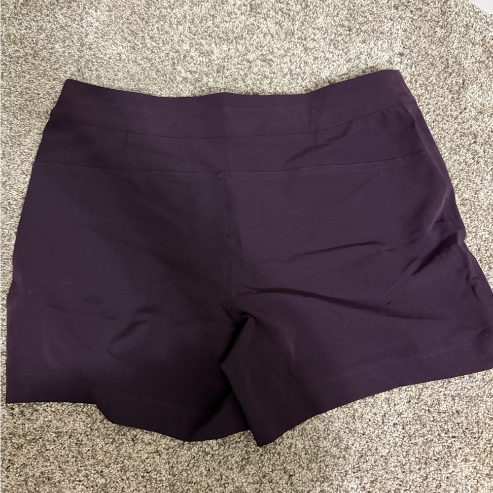 High-Rise Women's Performance Shorts in Plum - Picture 2 of 3